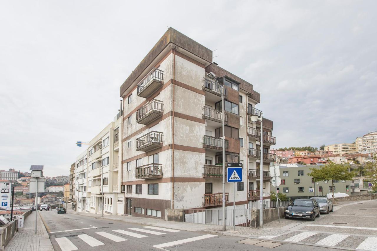 2Br Flat W/ Ac & Great Views By Lovelystay Вила-Нова-ди-Гая Экстерьер фото